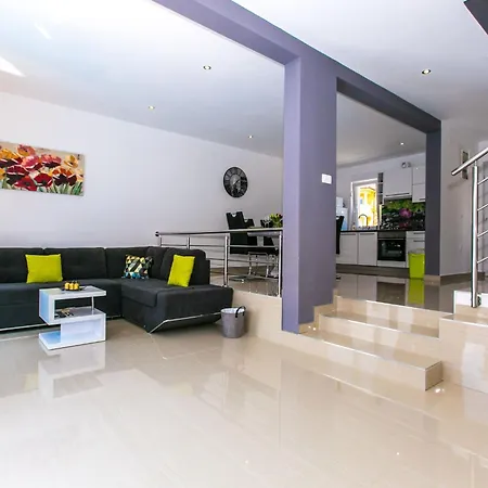 בית נופש By Interhome *